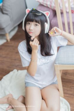 内衣少女